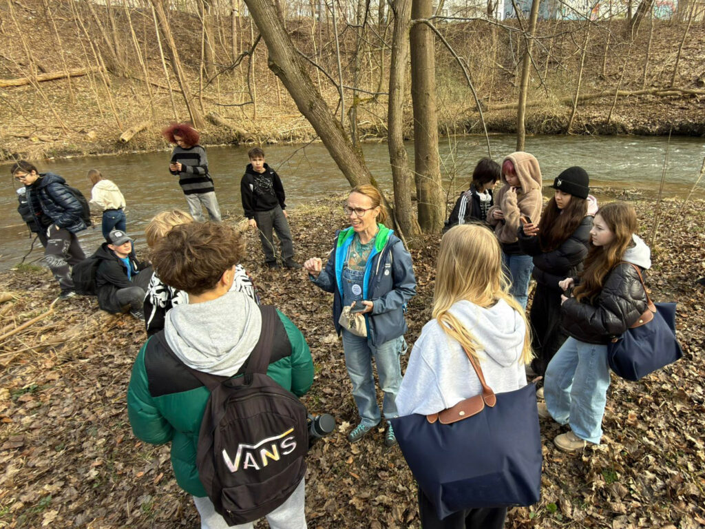 Warsztaty nad Łyną z uczniami SP14 w Olsztynie – program „Życie nad wodą”